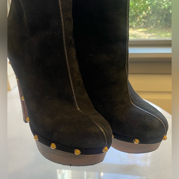 Gucci women’s Montana shearling boots, gold studs. Size 8, excellent condition - Picture 6 of 14